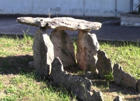 Il dolmen del PalaDolmen